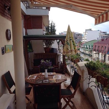 Apartment With Summer Terrace Batumi Bilik gambar
