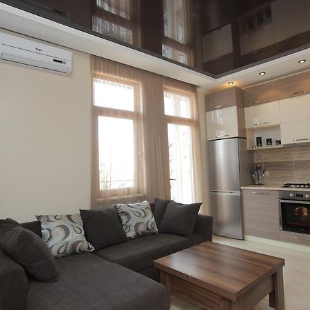 Apartment With Summer Terrace Batumi Bilik gambar
