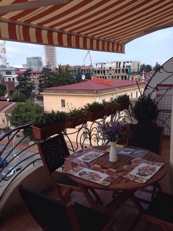 Apartment With Summer Terrace Batumi Bilik gambar