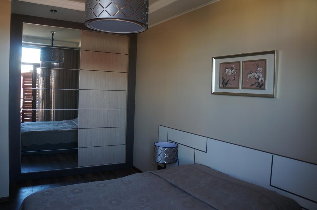 Apartment With Summer Terrace Batumi Bilik gambar
