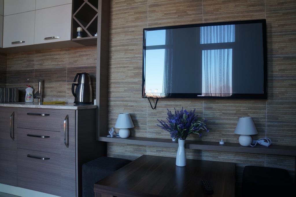 Apartment With Summer Terrace Batumi Bilik gambar
