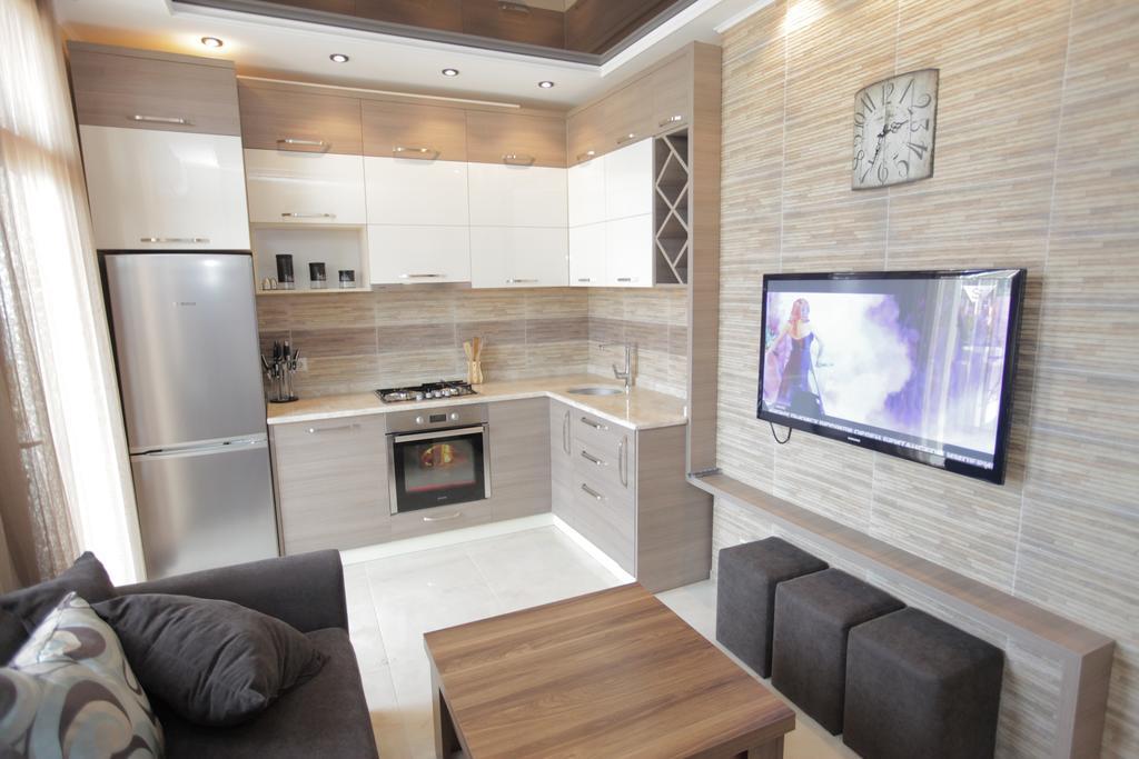 Apartment With Summer Terrace Batumi Bilik gambar